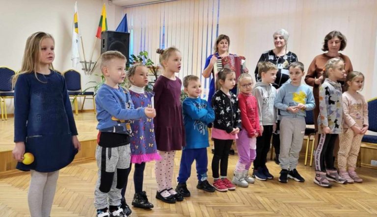 "Vakarokime kartu"